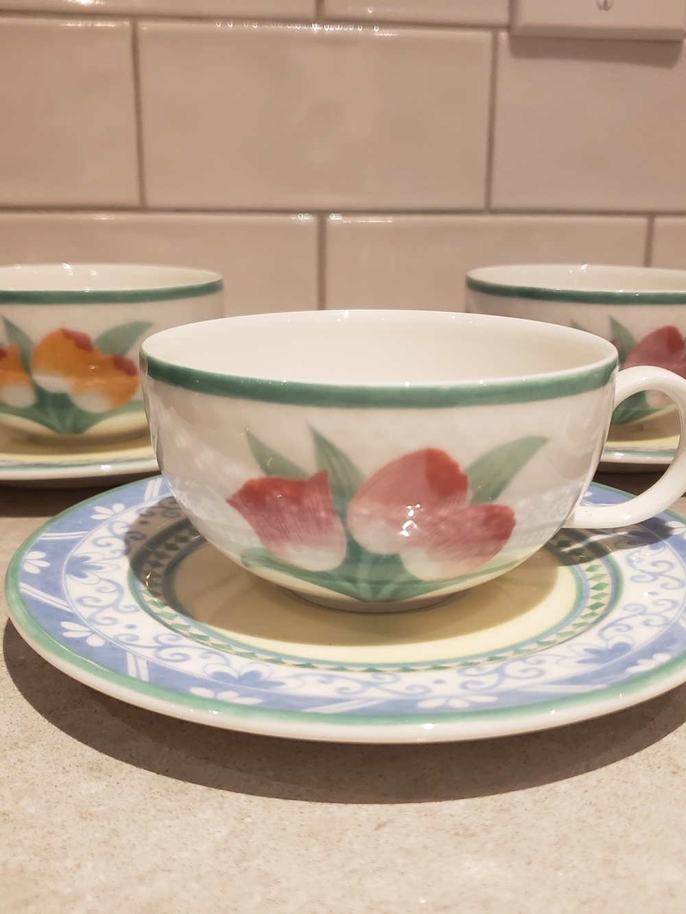 4 Villeroy & Boch Floral Ceramic Teacup and Saucers